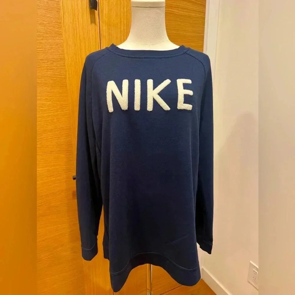 Nike Women’s Crewneck Sweatshirt | Navy Blue | Large | Cozy Fleece